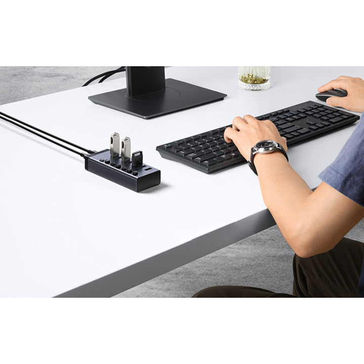 UGREEN 90307 Hub 7w1 USB-C, 7x USB-A 3.0 12V 2A czarny