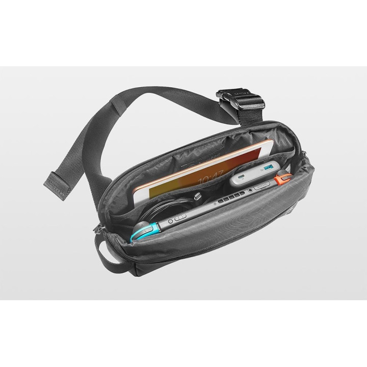 TOMTOC Explorer-T21 Torba na ramie 4L czarny