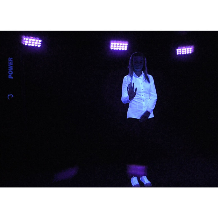 LIGHT4ME LED UV 18x3W reflektor + stroboskop DMX