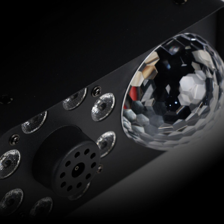 LIGHT4ME FOG 600W LED BALL generator wytwornica dymu mgły efekt podświetlenia 8x1W RGB kula dyskotekowa