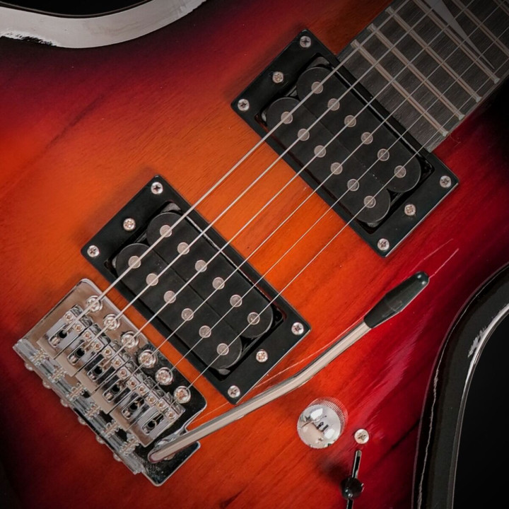 V-TONE EGS 39 SB gitara elektryczna 4/4 sunburst 39" HH wzmacniacz pokrowiec pasek przewód jack-jack tuner kostki do gry struny